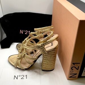 No21 Gold shoes sz 36 Italian Box and Dust Bags